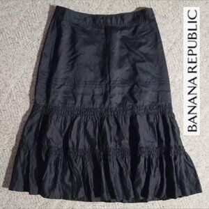 Banana Republic black SILK skirt women's size 2